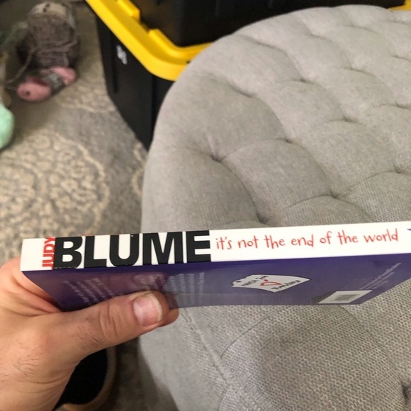 It’s not the end of the world by: Judy Blume paperback book - Picture 2 of 8
